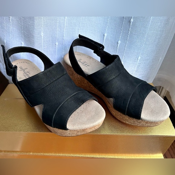 Clarks Annadel Ivory Cork Wedge 3" Platform Heel Black Leather Sandals - Picture 2 of 8